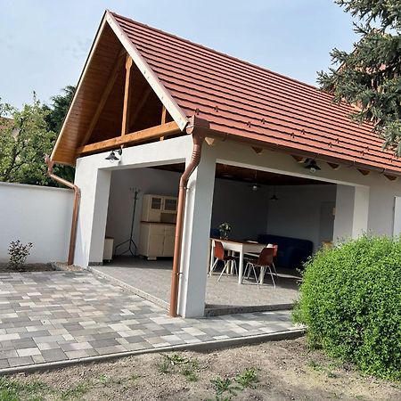 Galeria Vendeghaz Otel Mezőkövesd Dış mekan fotoğraf