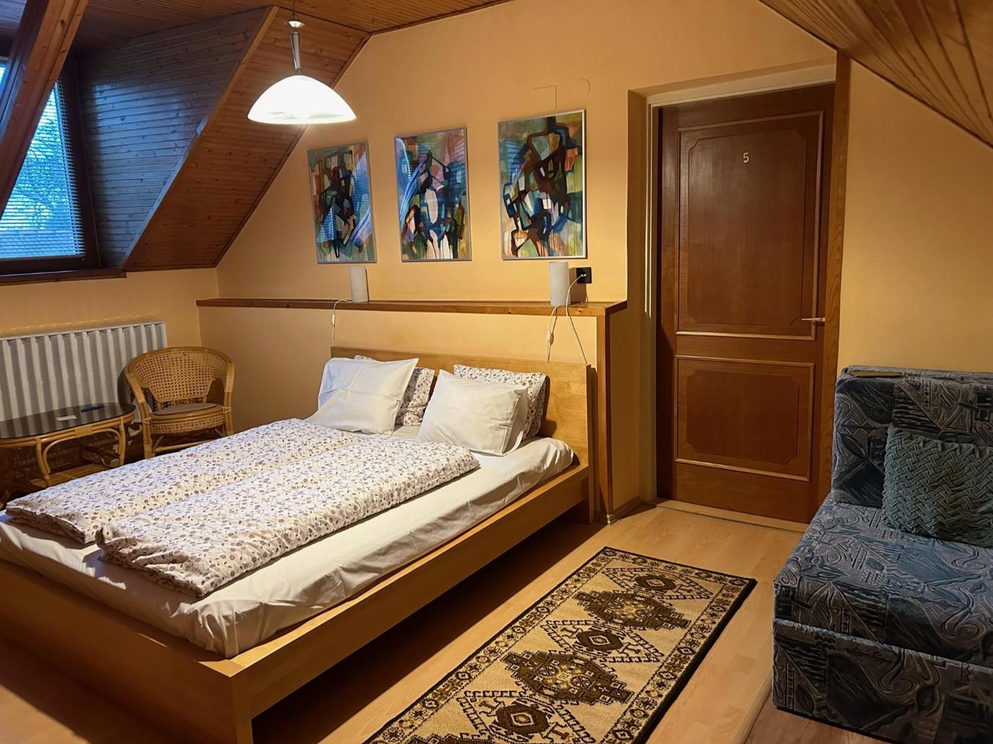 Galeria Vendeghaz Otel Mezőkövesd Dış mekan fotoğraf