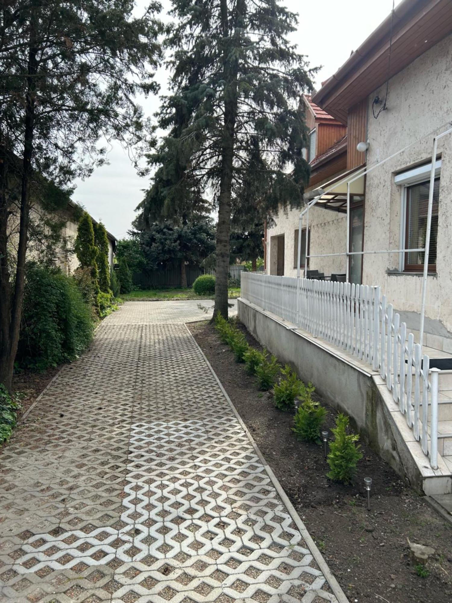 Galeria Vendeghaz Otel Mezőkövesd Dış mekan fotoğraf