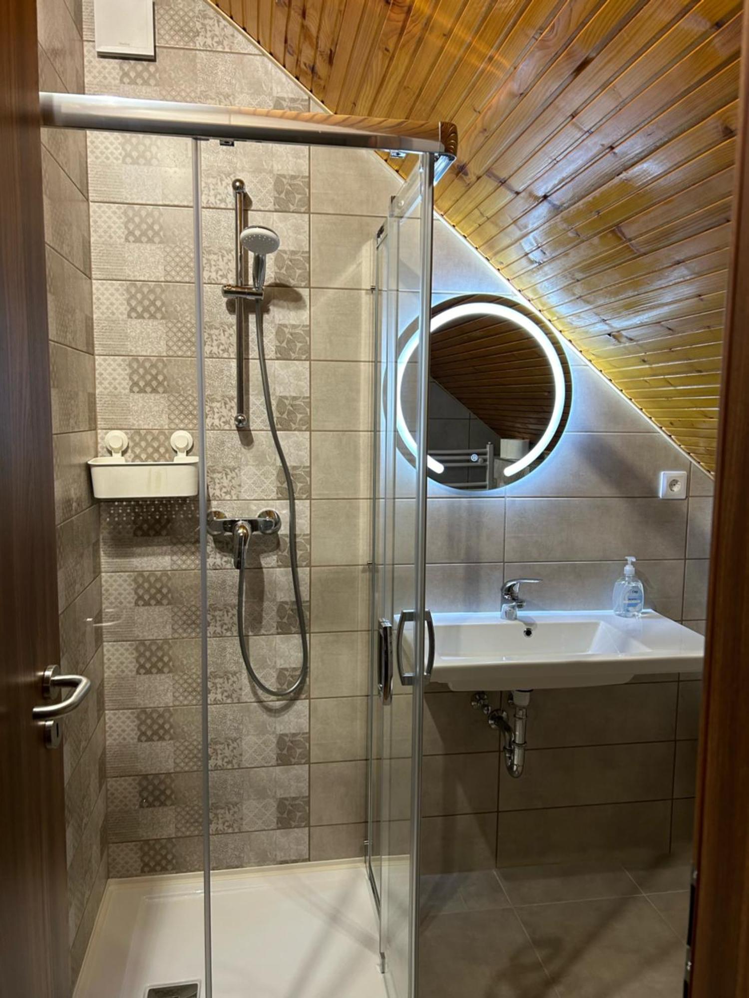 Galeria Vendeghaz Otel Mezőkövesd Dış mekan fotoğraf