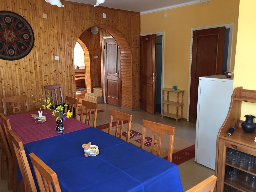 Galeria Vendeghaz Otel Mezőkövesd Dış mekan fotoğraf