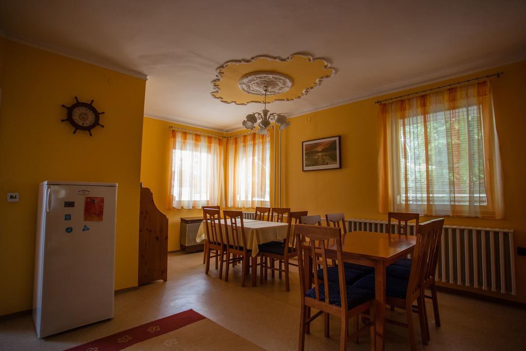 Galeria Vendeghaz Otel Mezőkövesd Dış mekan fotoğraf